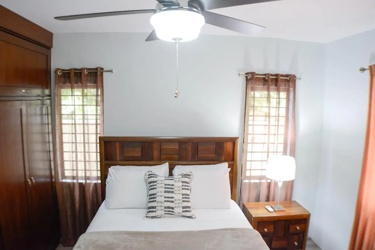 Pen Manor Modern 2 Bedroom Apartment Boissiere Village 0*,  Trinidad en Tobago